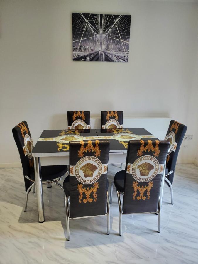 Beautiful & Elegant 2 Bed Room House Манчестер Екстер'єр фото